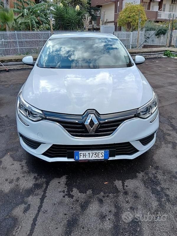 Usata Renault Mégane GrandTour 110 CV (80 kW) 2017 Bianco Station wagon