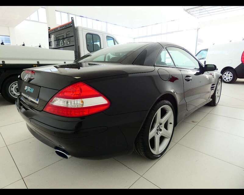 Usata Mercedes SL500 387 CV (284 kW) 2006 Nero Cabrio