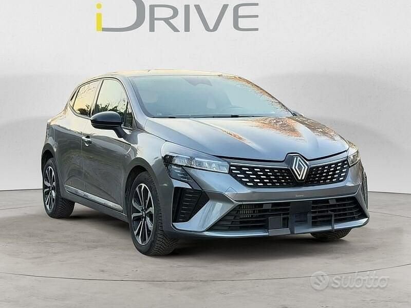 Usata Renault Clio V Techno 91 CV (66 kW) 2025 Grigio Berlina