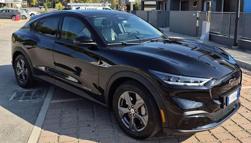Usata Ford Mustang Mach-E Standard Range 124 kW (169 CV) 2022 Nero SUV