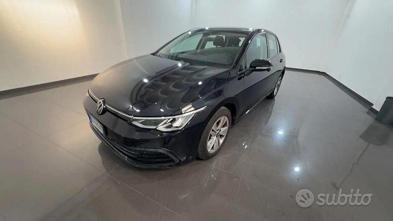 Usata VW Golf VIII Life 115 CV (84 kW) 2022 Nero Berlina