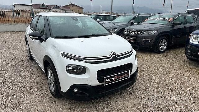 Usata Citroën C3 Shine 101 CV (74 kW) 2019 Bianco Utilitaria