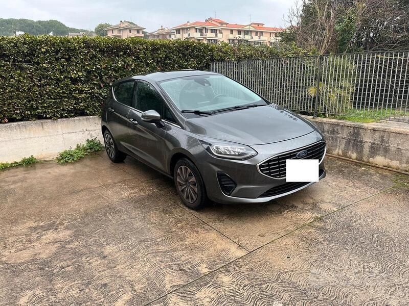 Usata Ford Fiesta Titanium 75 CV (55 kW) 2022 Grigio Utilitaria
