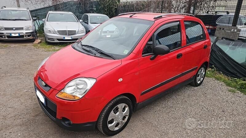 Rosso Usata 2010 Chevrolet Matiz SE Due volumi | 3000 € (Buon prezzo) - Immagine 1/2