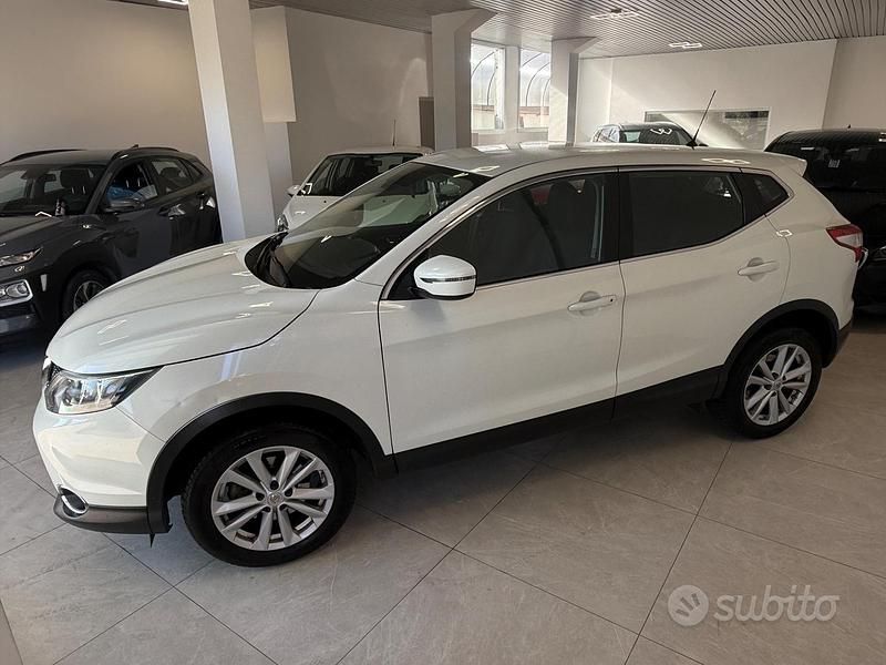 Usata Nissan Qashqai Acenta 116 CV (85 kW) 2017 Bianco SUV