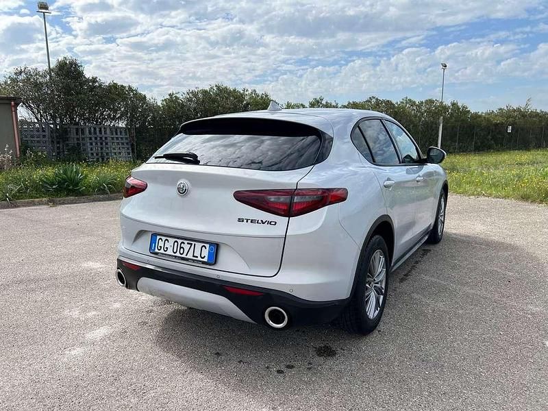 Usata Alfa Romeo Stelvio Business 190 CV (139 kW) 2021 Grigio SUV