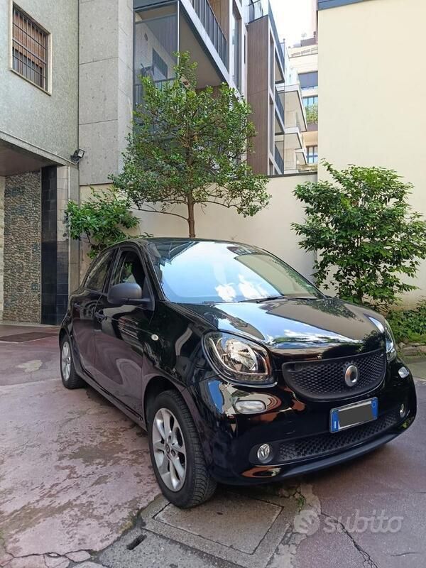 Nero Usata 2016 Smart ForFour Due volumi | 8900 € (Super prezzo) - Immagine 1/4