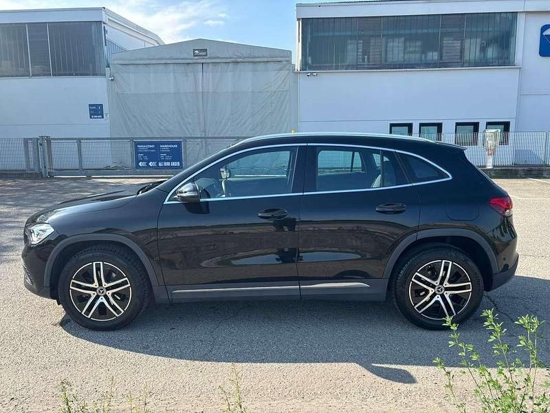 Usata Mercedes GLA200 150 CV (110 kW) 2020 Nero SUV