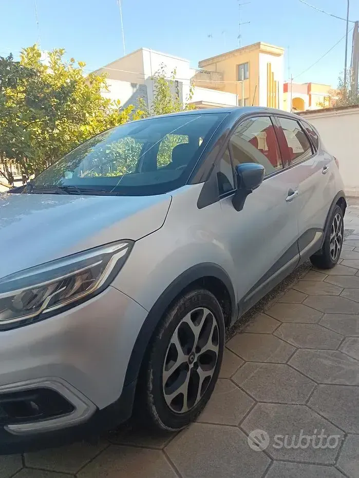 Usata Renault Captur 110 CV (80 kW) 2018 Grigio SUV