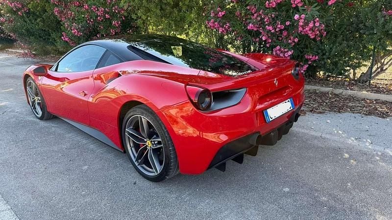 Usata Ferrari 488 670 CV (492 kW) 2018 Coupé