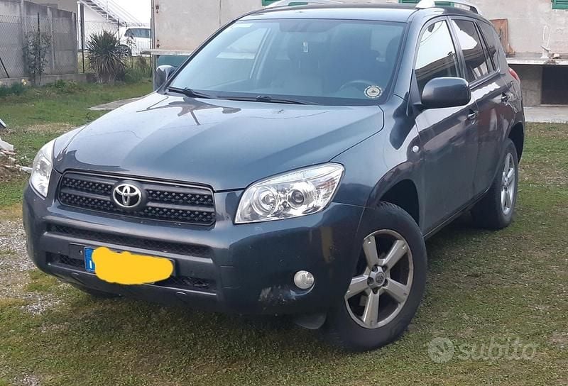 Usata Toyota RAV4 136 CV (100 kW) 2008 Grigio SUV
