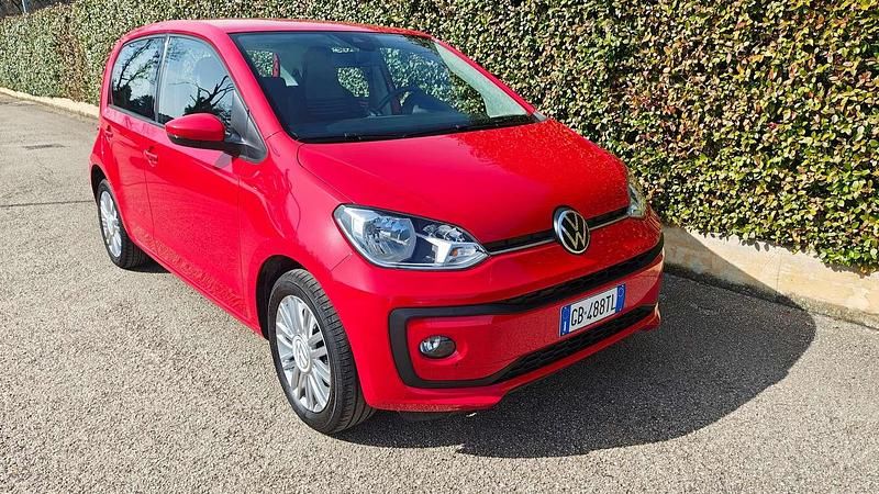 Usata VW up! Move 68 CV (50 kW) 2020 Rosso Utilitaria