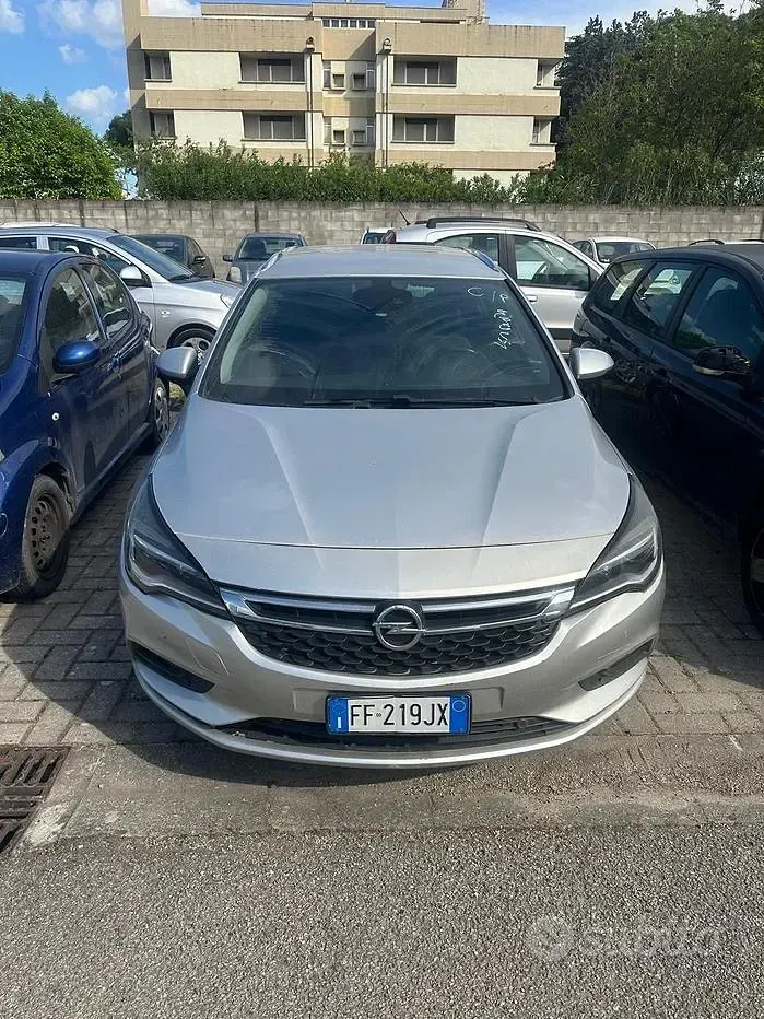 Używany Opel Astra Business 136 KM (100 kW) 2017 Szary Kombi