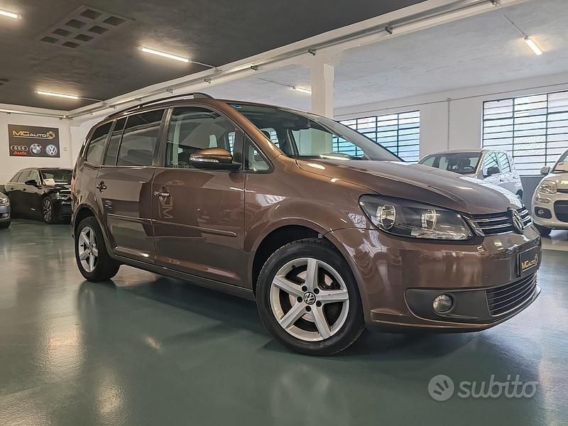 Usata VW Touran Comfortline 105 CV (77 kW) 2012 Marrone Monovolume
