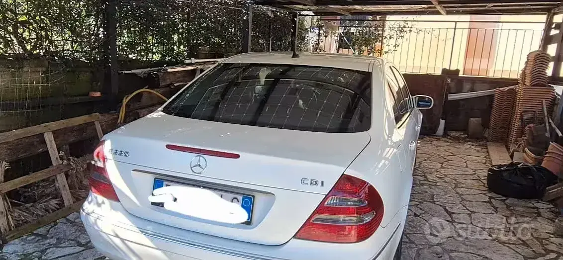 Usata Mercedes E220 150 CV (110 kW) 2006 Bianco Berlina