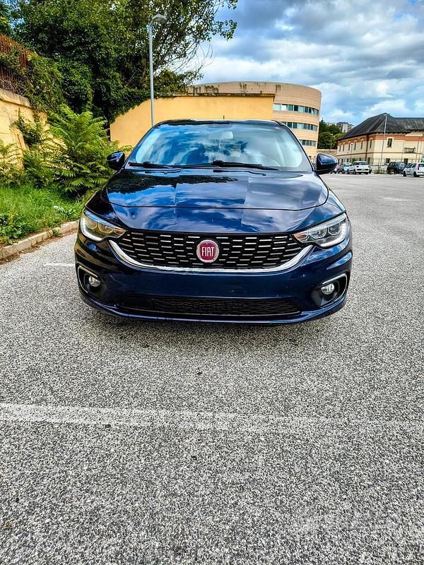 Usata 2016 Fiat Tipo Lounge Station wagon | 8000 € (Buon prezzo) - Immagine 1/4