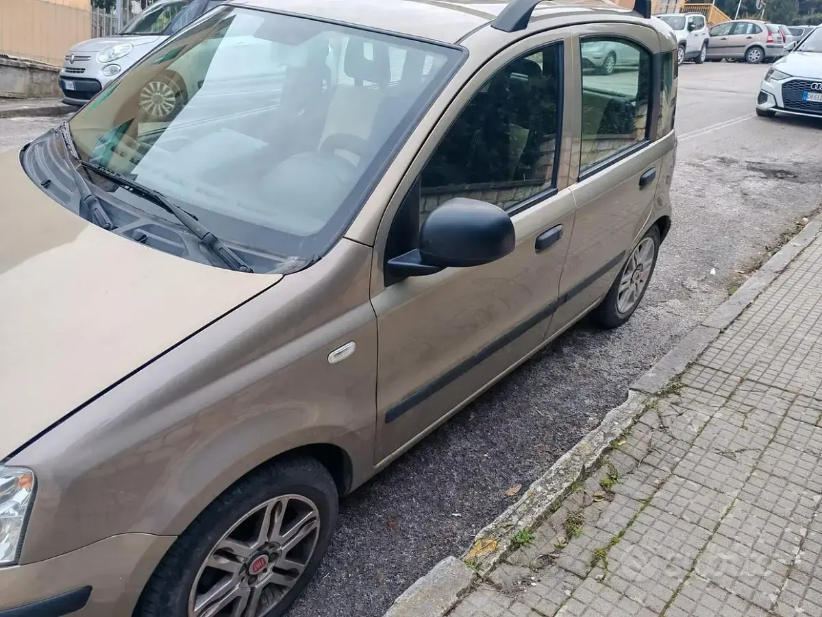 Usata Fiat Panda 75 CV (55 kW) 2011 Marrone Utilitaria