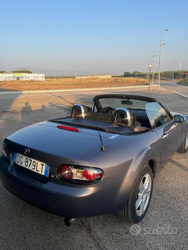 Usata Mazda MX5 126 CV (92 kW) 2007 Cabrio