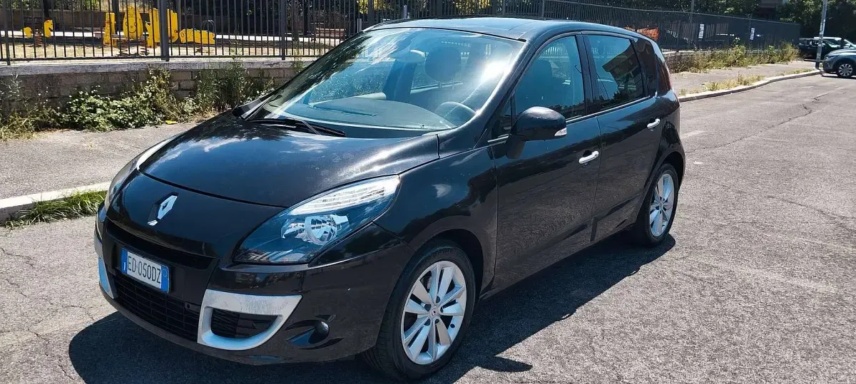 Usata Renault Scénic III Luxe 160 CV (117 kW) 2010 Nero Monovolume