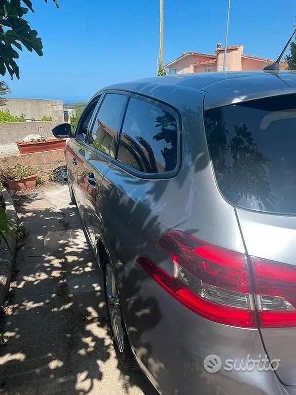 Usata Peugeot 308 SW 131 CV (96 kW) 2021 Grigio Station wagon