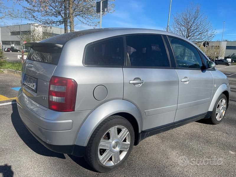 Usata Audi A2 75 CV (55 kW) 2001 Grigio Utilitaria
