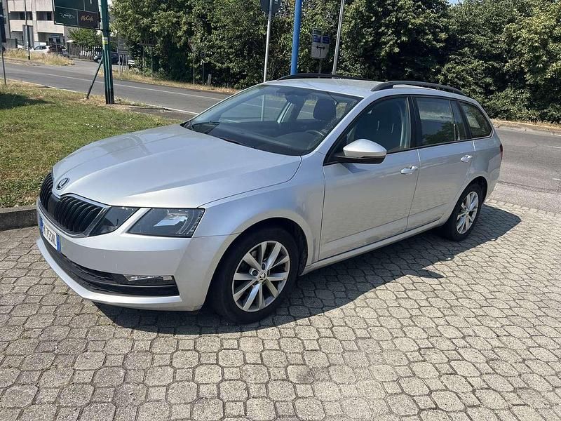 Usata Skoda Octavia Executive 116 CV (85 kW) 2017 Argento Station wagon