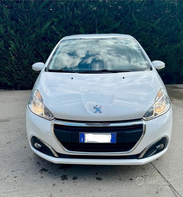 Usata Peugeot 208 75 CV (55 kW) 2016 Bianco Utilitaria