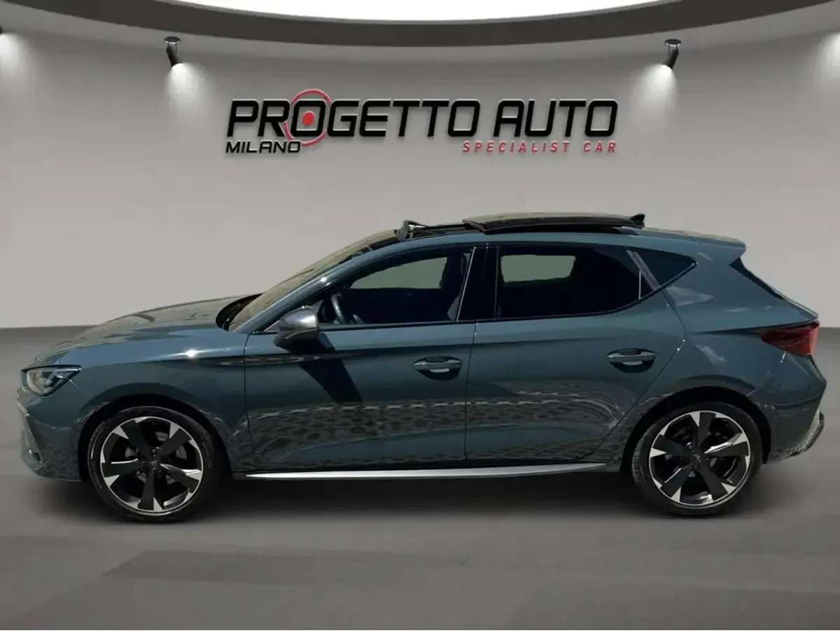 Usata Cupra Leon 150 CV (110 kW) 2025 Blu/azzurro Berlina