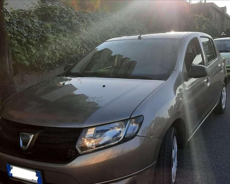 Usata Dacia Sandero 75 CV (55 kW) 2013 Bronzo Berlina