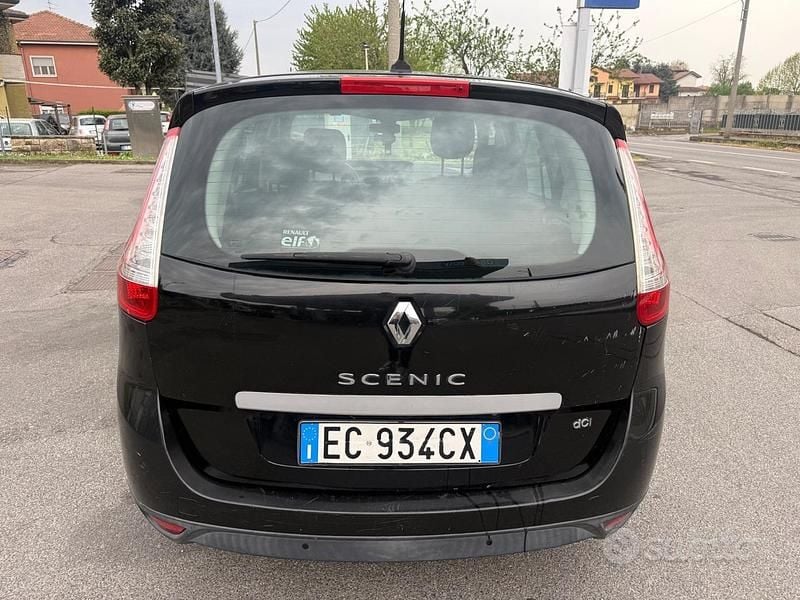 Usata Renault Scénic III 110 CV (80 kW) 2010 Nero Monovolume