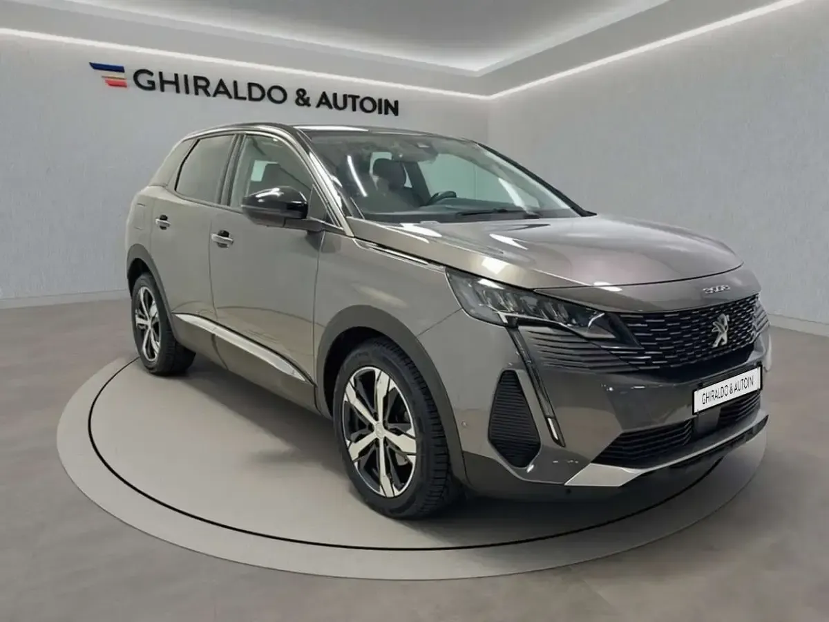 Usata Peugeot 3008 Allure 131 CV (96 kW) 2022 Grigio SUV