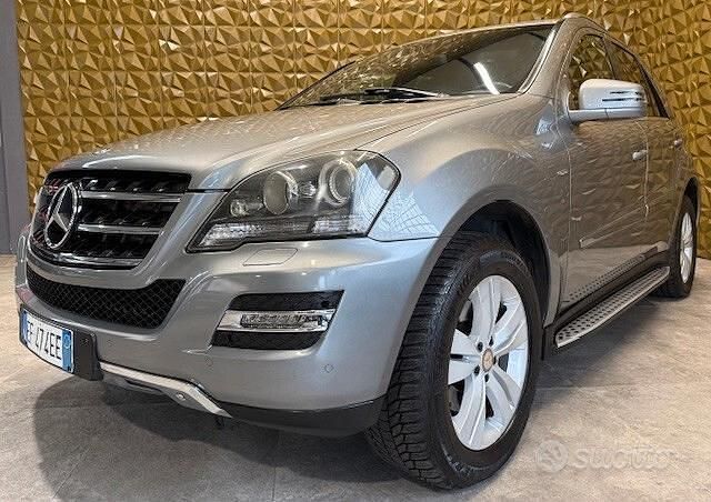 Usata Mercedes ML350 Edition 231 CV (169 kW) 2011 Grigio SUV
