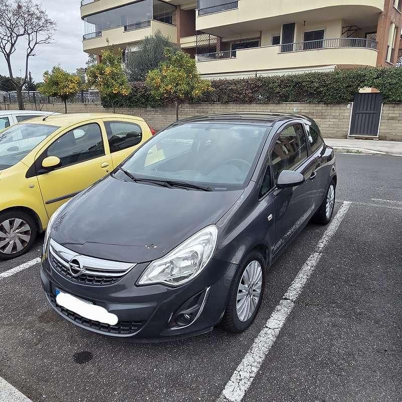 Usata Opel Corsa 86 CV (63 kW) 2013 Berlina
