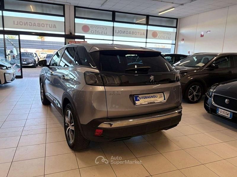 Usata Peugeot 3008 Allure 131 CV (96 kW) 2022 Argento SUV