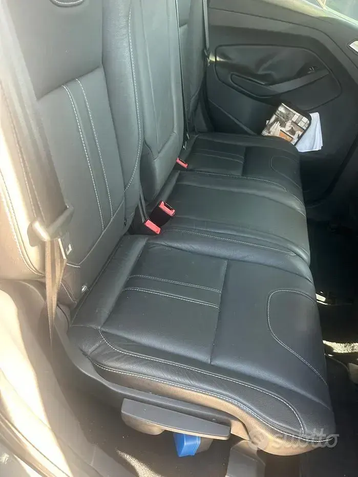 Usata Ford Kuga 140 CV (102 kW) 2013 Grigio SUV