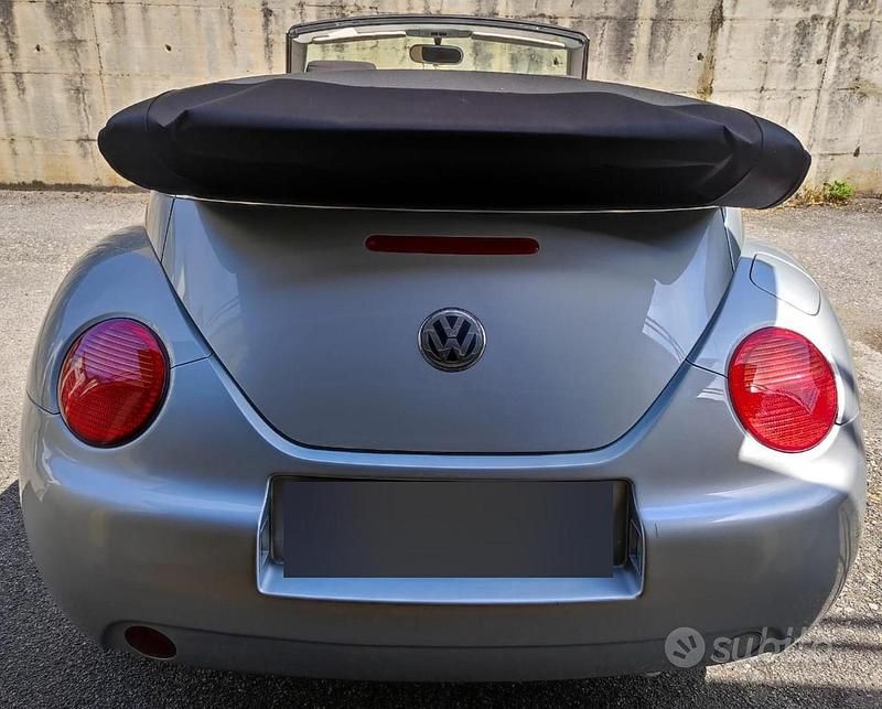 Usata VW New Beetle 101 CV (74 kW) 2005 Grigio Utilitaria