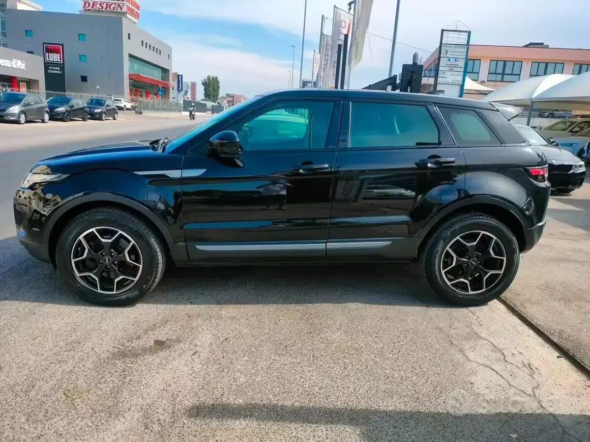 Usata Land Rover Range Rover evoque HSE 150 CV (110 kW) 2017 Nero SUV
