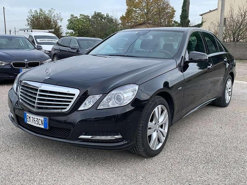 Usata Mercedes E200 Executive 163 CV (119 kW) 2012 Nero Berlina