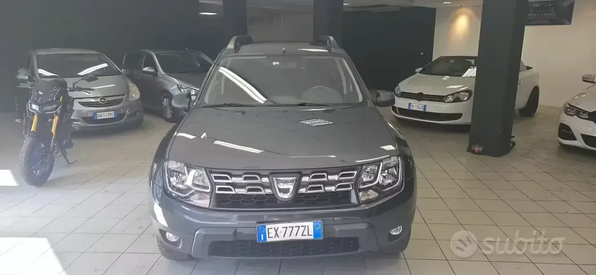 Usata Dacia Duster Prestige 109 CV (80 kW) 2015 Grigio SUV