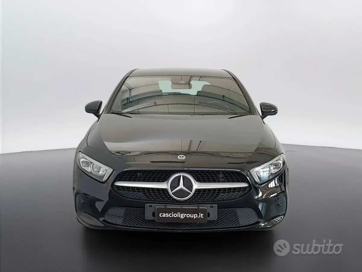 Usata Mercedes A180 Business 116 CV (85 kW) 2020 Nero Berlina