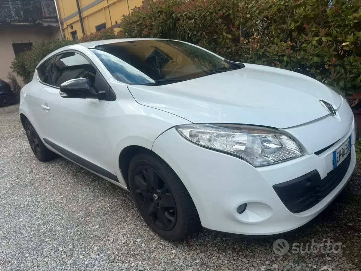 Usata Renault Mégane Coupé 110 CV (80 kW) 2012 Bianco Coupé