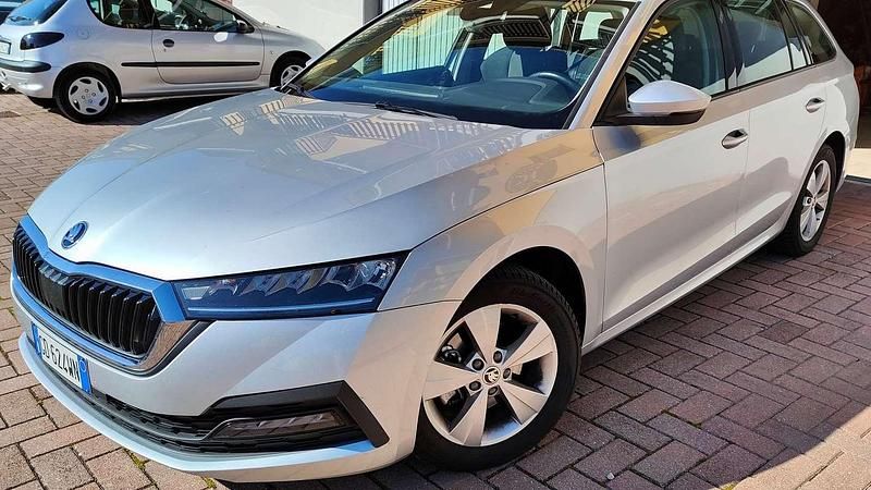 Usata Skoda Octavia G-TEC Ambition 131 CV (96 kW) 2022 Argento Station wagon