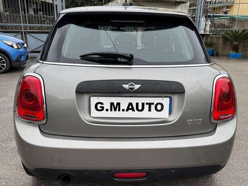 Usata Mini ONE 75 CV (55 kW) 2016 Grigio Utilitaria