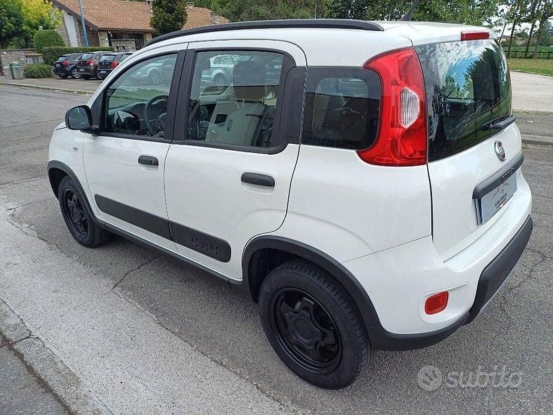 Usata Fiat Panda 4x4 S 86 CV (63 kW) 2019 Bianco Utilitaria
