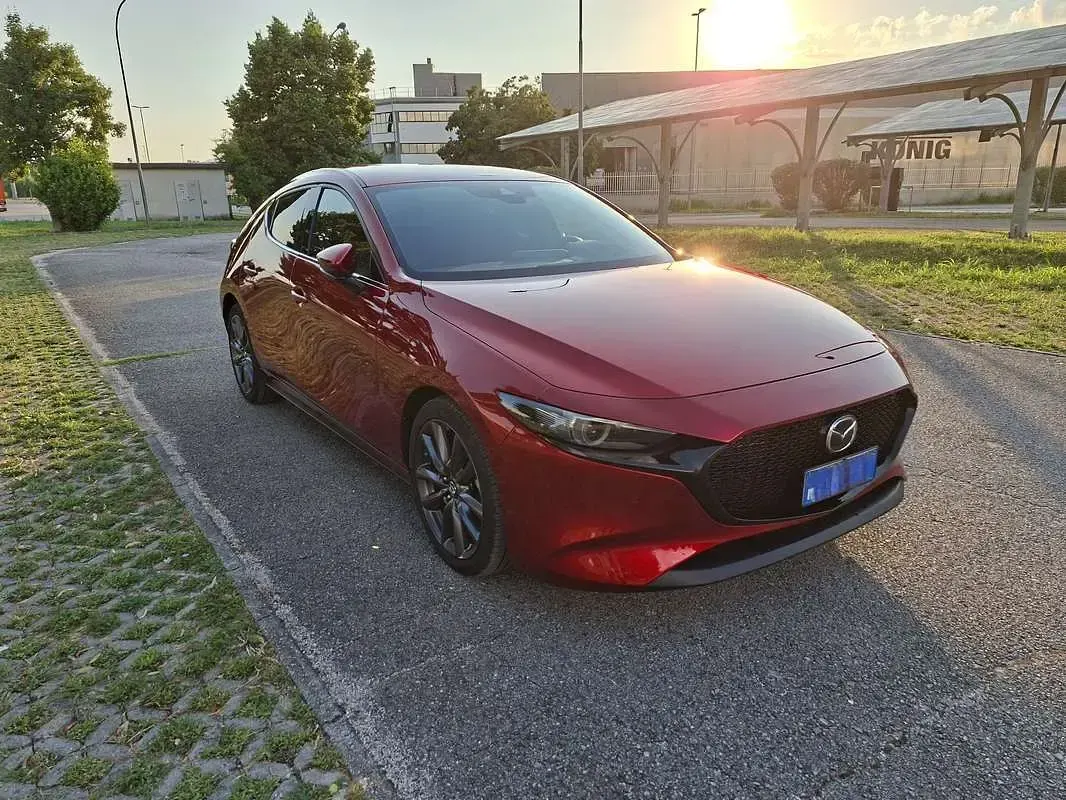 Usata Mazda 3 Exceed 122 CV (89 kW) 2019 Rosso Berlina