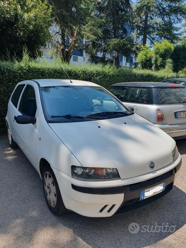 Usata Fiat Punto 80 CV (58 kW) 2002 Bianco Utilitaria