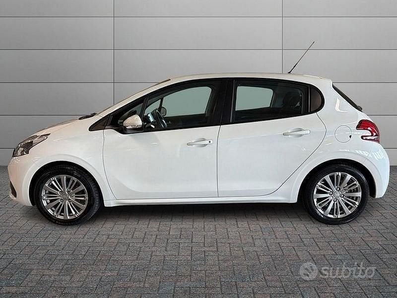 Usata Peugeot 208 Active 82 CV (60 kW) 2018 Bianco Utilitaria