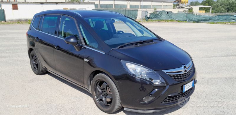Usata 2015 Opel Zafira Tourer Monovolume | 6000 € (Ottimo prezzo) - Immagine 1/4