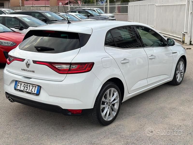 Usata Renault Mégane IV Intens 115 CV (84 kW) 2019 Bianco Berlina