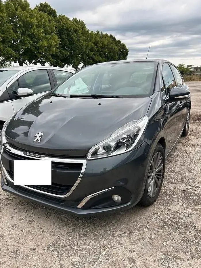 Usata Peugeot 208 Allure 82 CV (60 kW) 2017 Grigio Utilitaria